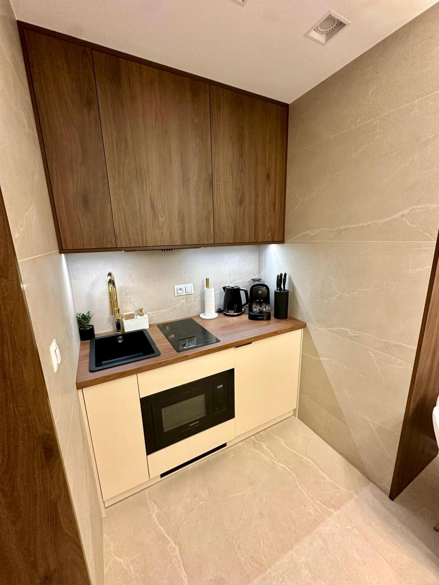 Masarska 8 Vip Apartamenty Jacuzzi Краків Екстер'єр фото